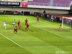 Persis Solo Tertinggal 0-1 dari Persib Bandung di Babak Pertama