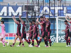 Persipura Mengenang Mettu Dwaramury