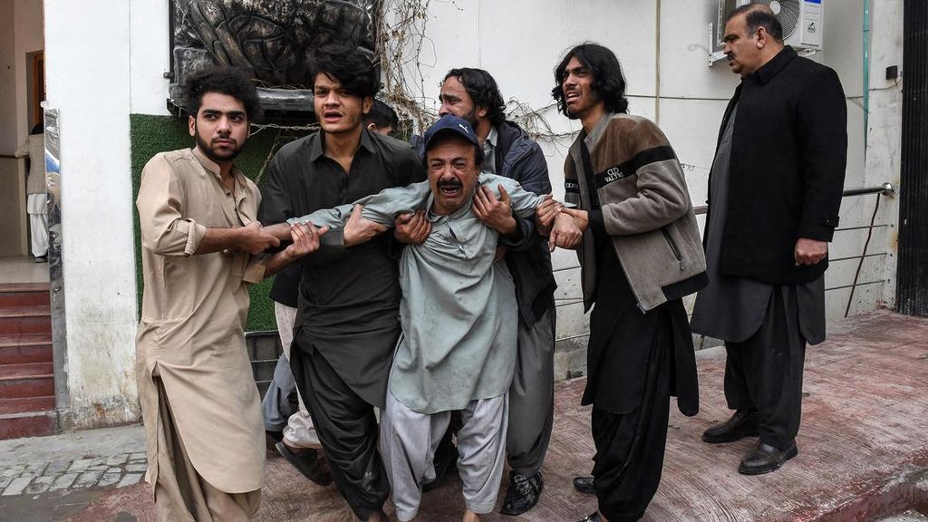 FOTO: 47 Orang Tewas Diserang Kelompok Separatis Etnis di Pakistan