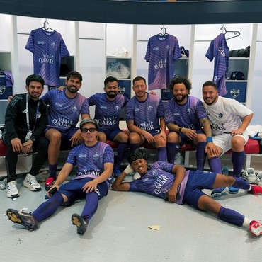 Satu-satunya Perwakilan Indonesia, 7 Foto Atta Tanding Bola di Qatar Bareng Eden Hazard