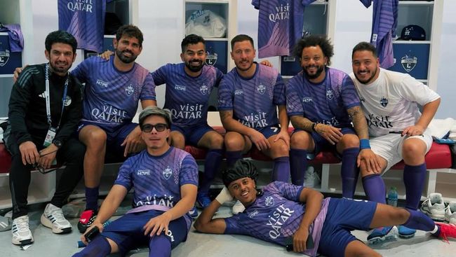 Satu-satunya Perwakilan Indonesia, 7 Foto Atta Tanding Bola di Qatar Bareng Eden Hazard