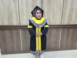 Dari ART ke Calon Asesor, Ini Kisah Bariah Difabel Lulusan UT yang Pantang Menyerah