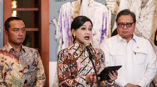 Friderica Widyasari Dewi ditunjuk sebagai pejabat sementara pucuk OJK. Dia bilang proses pemilihan pimpinan OJK mengikuti mekanisme UU.