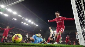 Klasemen Liga Inggris: Liverpool Gusur MU Usai Tekuk Newcastle