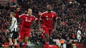 Konate Menangis Saat Rayakan Gol ke Gawang Newcastle