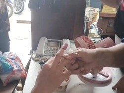 Keisengan Berujung Damkar, Jari Mahasiswa Cirebon Terjerat Kabel Ties