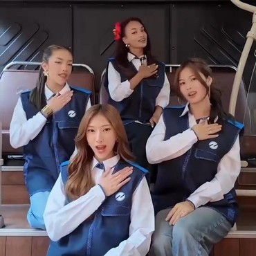 7 Potret Personel No Na Jadi Petugas TransJakarta Pakai Seragam Lengkap Bikin Pangling