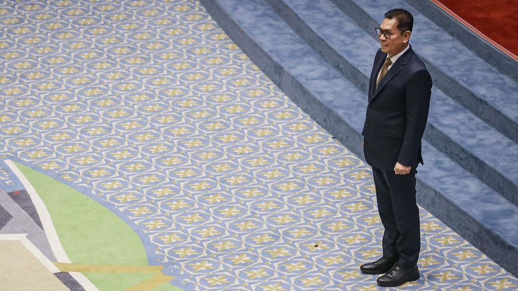 Adies Kadir Baca Sumpah Jabatan Hakim MK di Hadapan Presiden Hari Ini