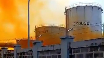 Viral Detik-detik Asap Oranye Muncul dari Pabrik di Cilegon