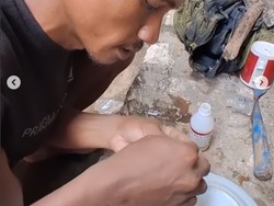 Penjelasan Lurah Soal Fenomena Warga Pamekasan Berburu Emas di Parit