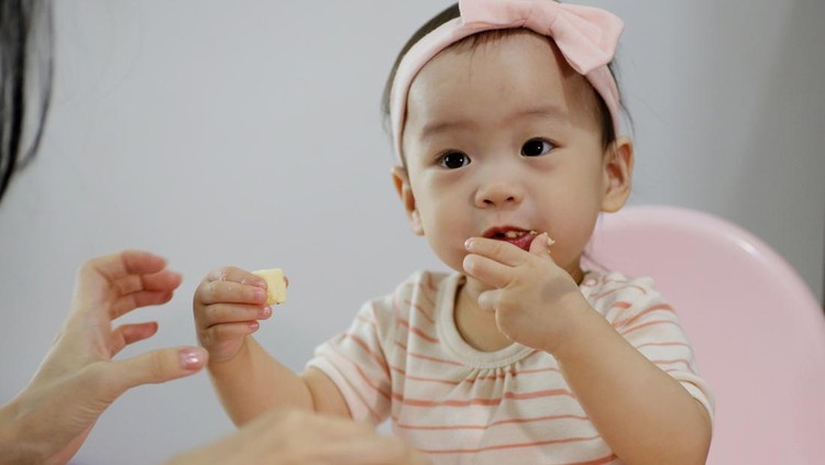 10 Keju untuk MPASI Bayi yang Enak & Aman untuk Tambahan Lemak