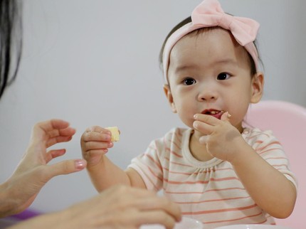 10 Keju untuk MPASI Bayi yang Enak & Aman untuk Tambahan Lemak, Pilih yang Paling Bagus Bun!