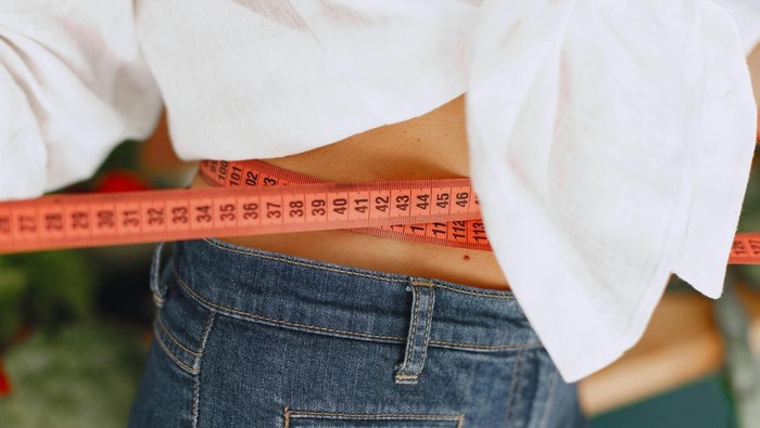 4 Kebiasaan Wajib Dihindari agar Tubuh Tidak Melebar di Usia 40-an