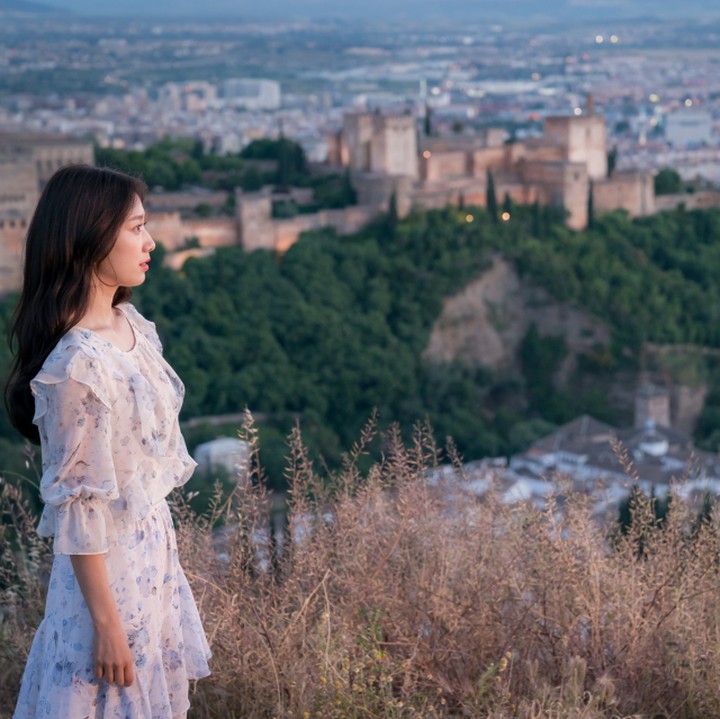 <p>Sesuai judulnya, drakor Memories of the Alhambra ternyata melakukan proses syuting di Spanyol, lho. Drama yang dibintangi Park Shin Hye dan Hyun Bin ini juga sukses menarik perhatian penggemar berkat jalan ceritanya yang bagus. (Foto Instagram @tvn_drama)</p>