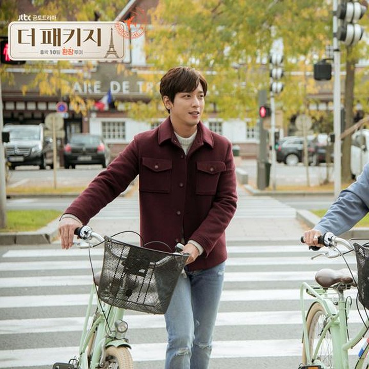 <p>Bercerita tentang sekelompok turis Korea yang melakukan perjalanan ke Prancis, drama The Package yang dibintangi Jung Yong Hwa dan Lee Yeon Hee ini benar-benar syuting di Paris untuk seluruh adegan di episodenya. (Foto: Instagram @jtbcdrama)</p>