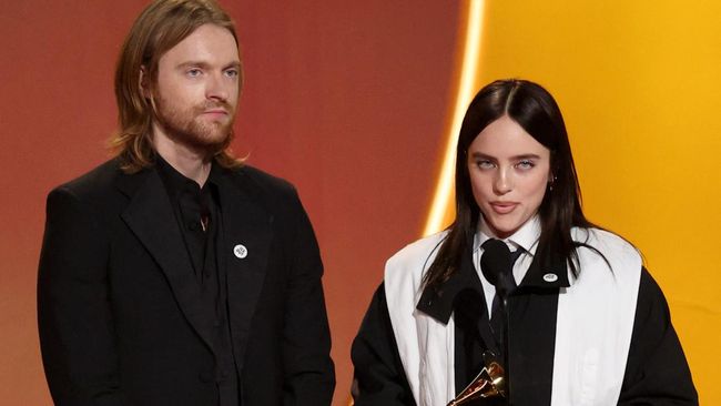 Billie Eilish meneruskan advokasinya dalam menentang aksi brutal petugas imigrasi suruhan Presiden Donald Trump, ICE.