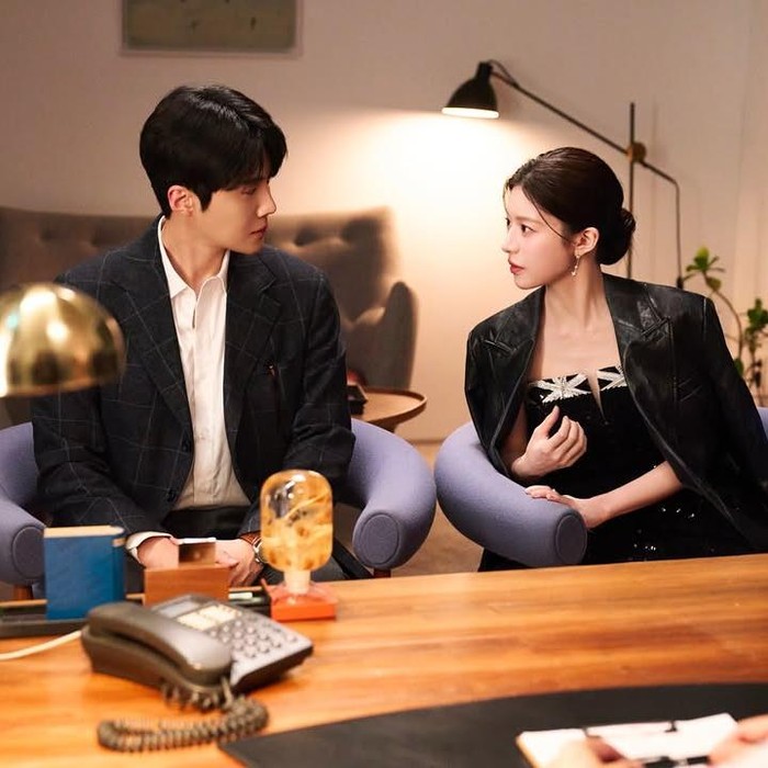 Kim Seon Ho dan Go Yoon Jung saat membintangi drama Korea Can This Love Be Translated?.