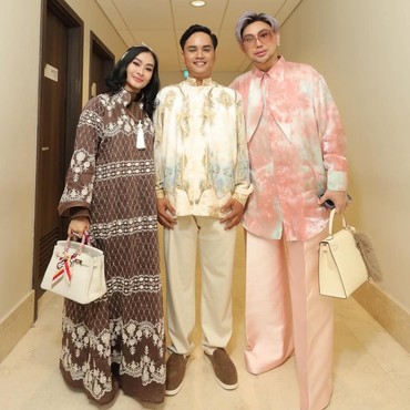 Kini Diakui, 7 Potret Akrab Ressa Rizky Bersama Teman-teman Denada Disorot