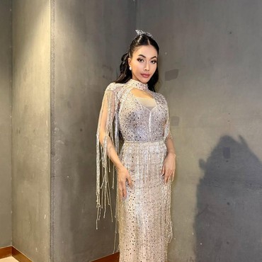 Denada Ganti Bio Instagram Usai Akui Ressa Rossano sebagai Anak Kandung