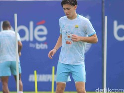 Dedi Kusnandar Comeback ke Persib, Dion Markx Mulai Ikut Latihan