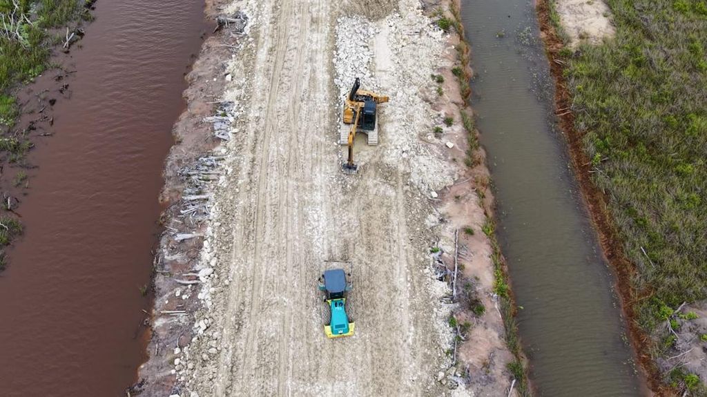 Pembangunan Jalan PSN Wanam Dikebut di Tengah Tantangan Alam