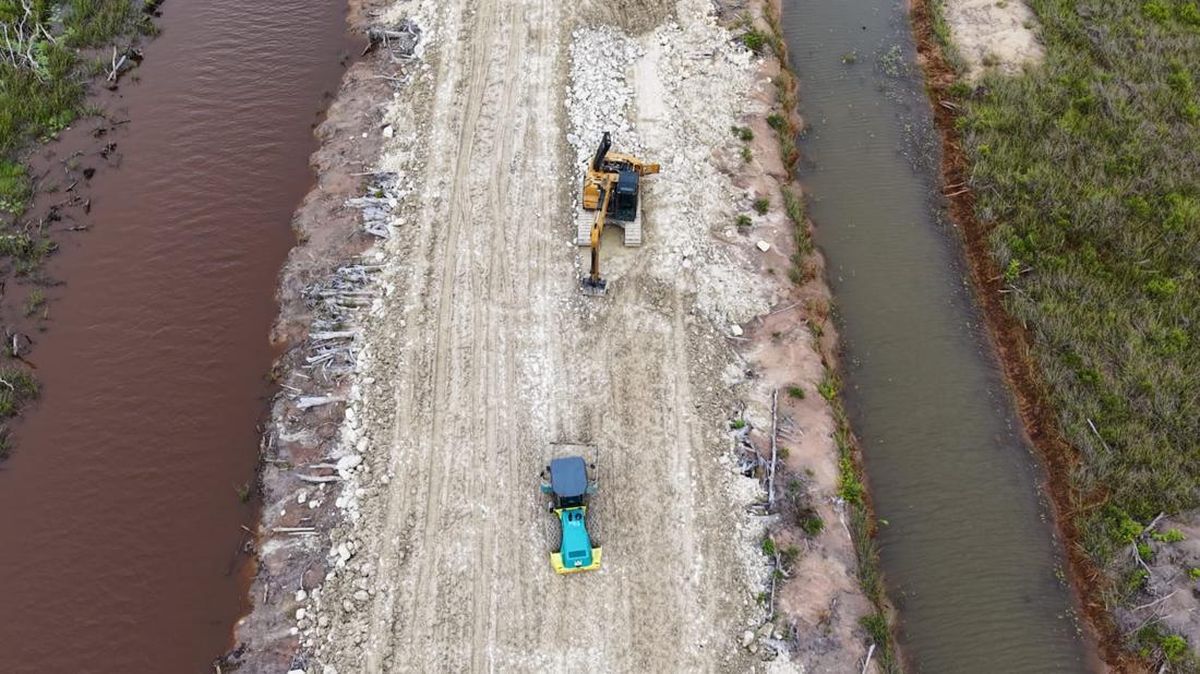 Pembangunan Jalan PSN Wanam Dikebut di Tengah Tantangan Alam