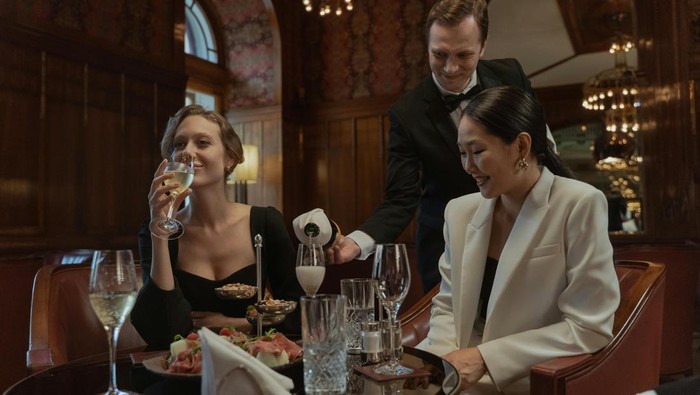 Jaringan sosial yang luas. Orang dengan latar belakang keluarga berprivilese menjaga hubungan baik dengan orang dari bidang berbeda