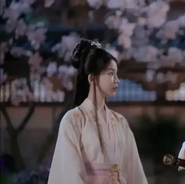 Drama China 'Love and Crown' Alami Penurunan Rating yang Signifikan, Penyebabnya... 