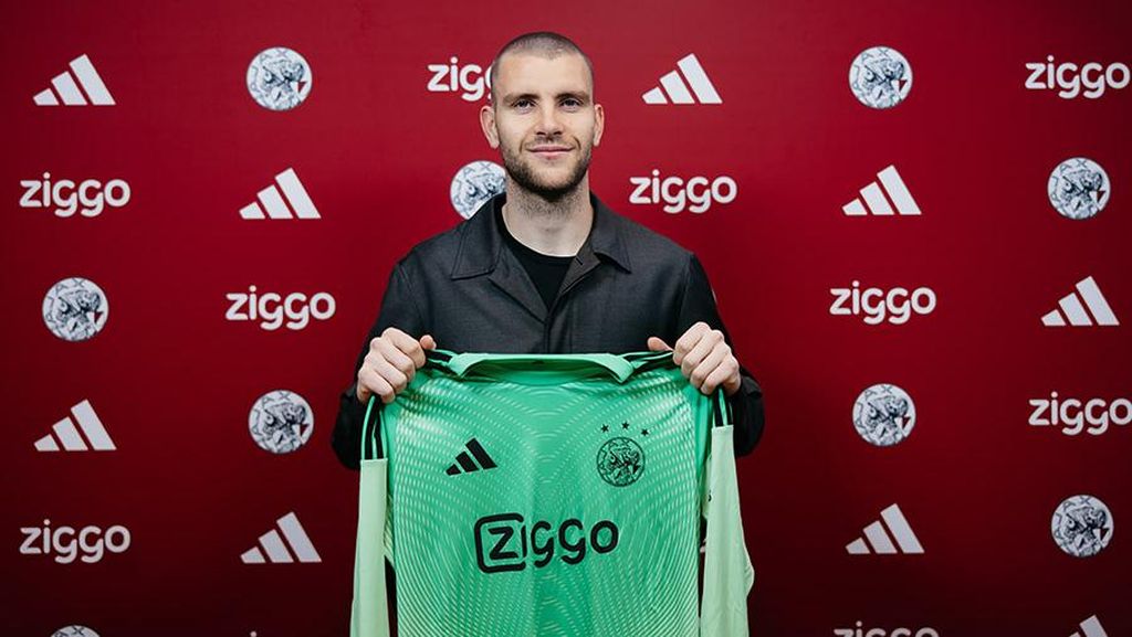 Kapan Maarten Paes Bisa Lawan Justin Hubner di Eredivisie?