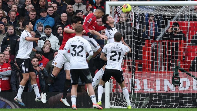 Manchester United masih tertinggal 12 poin dari Arsenal. Namun dengan durasi main seminggu sekali membuat MU bisa mengganggu perburuan gelar juara Liga Inggris.