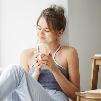 5 Minuman di Pagi Hari yang Bikin Badan Ramping Tanpa Harus ke Gym