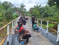 Hari Kelima Pembangunan, Jembatan Sungai Penyengat Siak Mulai Bersolek