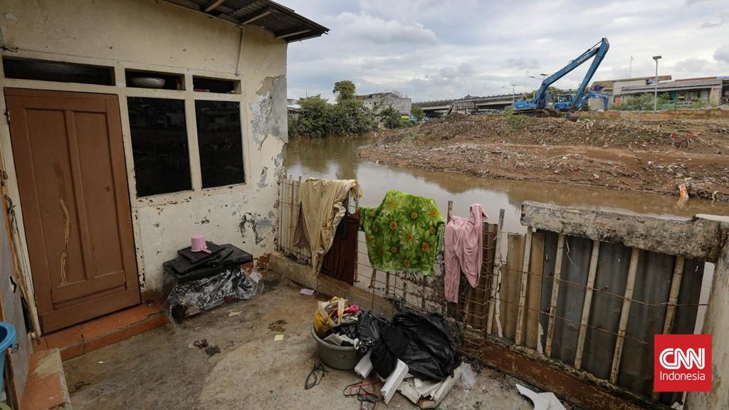 FOTO: Pembebasan Lahan untuk Normalisasi Kali Ciliwung