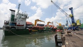 Kapal Kontainer Oleng di Surabaya, Pekerja Ditemukan Tewas Tenggelam