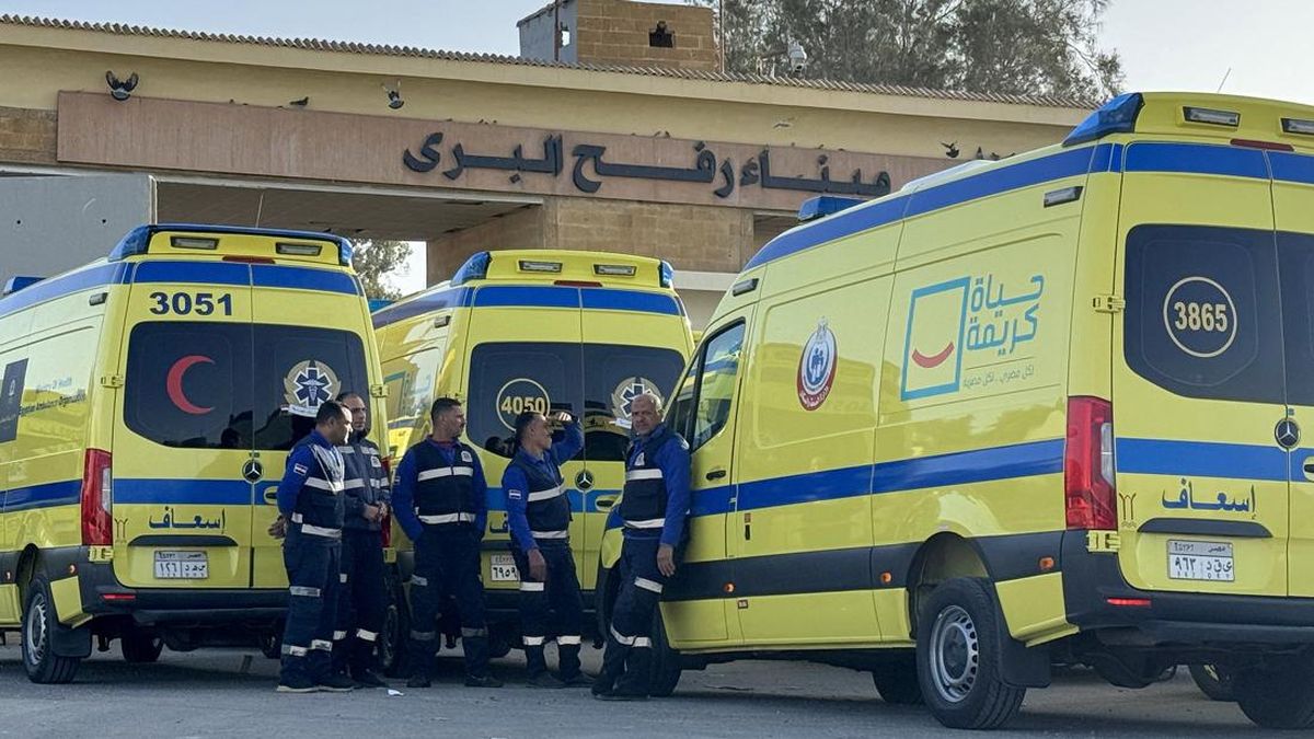 Rafah Dibuka, Warga Gaza Nyebrang ke Mesir untuk Berobat