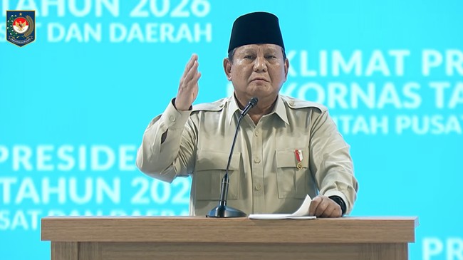 Presiden Prabowo Subianto menuduh kelompok pengkritik pemerintah dikendalikan kekuatan asing. Ia menyerukan persatuan semua elemen bangsa.