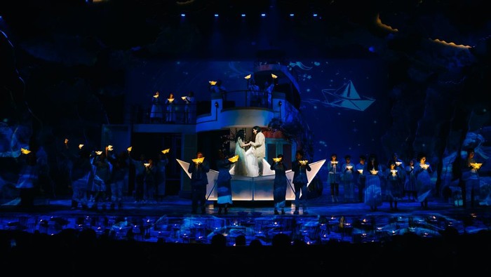 Review Musikal  Perahu Kertas: Mungkin Jalan Kita Harus Berputar Dulu Sebelum Akhirnya Bisa Memeluk Mimpi