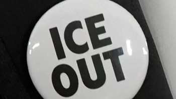 Para Nominee Grammy 2026 Bawa Aksi Politik Lewat Pin ICE OUT