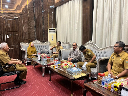 Pemprov Sultra Sesalkan Ketidakhadiran Nur Alam dalam Mediasi Unsultra