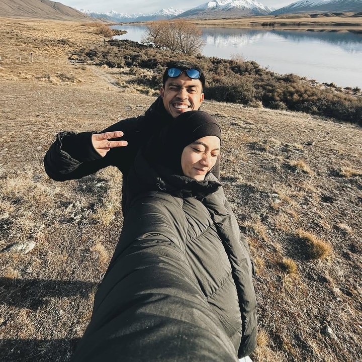 <p>Selain bisnis peternakan, Ayudia dan Ditto juga menjalankan bisnis <em>coffee shop</em> bernama Stuja Coffee. Pasangan yang menikah pada 13 September 2015 ini memulai bisnis<em> coffee shop</em> karena kecintaan terhadap kopi. "Berawal dari kecintaan kita sama minum kopi, sekarang malah semakin jatuh cinta sama proses di baliknya," ungkap Ayudia. (Foto: Instagram @dittopercussion/ @ayudiac)</p>