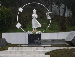 7 Momen Haru Jerry Yan & Vic Chou di Peringatan Setahun Meninggalnya Barbie Hsu