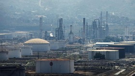 Harga Minyak Naik 2,7 Persen ke US$97 Meski AS-Iran Gencatan Senjata