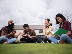 6 Jurusan Kuliah yang Dikenal Santai dan Tak Terlalu Berat