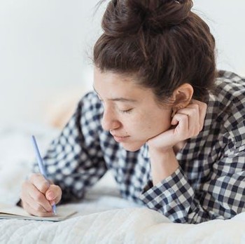 5 Jenis Journaling yang Bisa Dicoba untuk Menenangkan Pikiran serta Hati