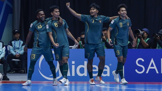 Timnas futsal Indonesia memastikan lolos ke semifinal AFC Futsal 2026 usai meraih kemenangan dramatis atas Vietnam dengan skor 3-2, Selasa (3/2).