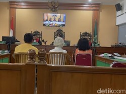 2 Teman KKN Jadi Saksi Sidang Ijazah Jokowi di PN Solo