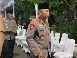 Kapolri dan Wakapolri Melayat ke Rumah Duka Eyang Meriyati Hoegeng