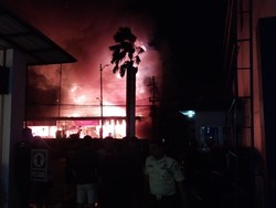 Toko Rita Pasar Raya Cilacap Ludes Terbakar
