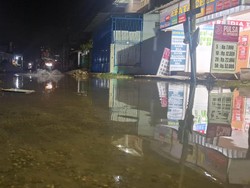 Banjir Rob Rendam Tarakan Barat, Warga Resah Aspal-Motor Rusak