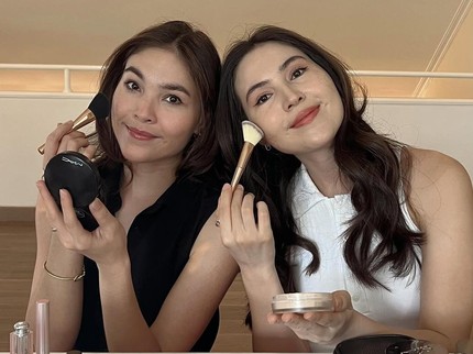 Kebersamaan Olivia Jensen & Kembarannya yang Jarang Tersorot, Intip Potretnya